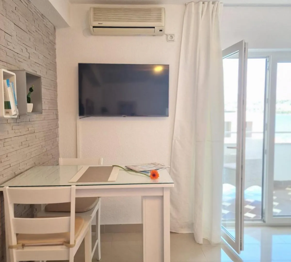 Apartments Silva With A View Of Sea 트로기르